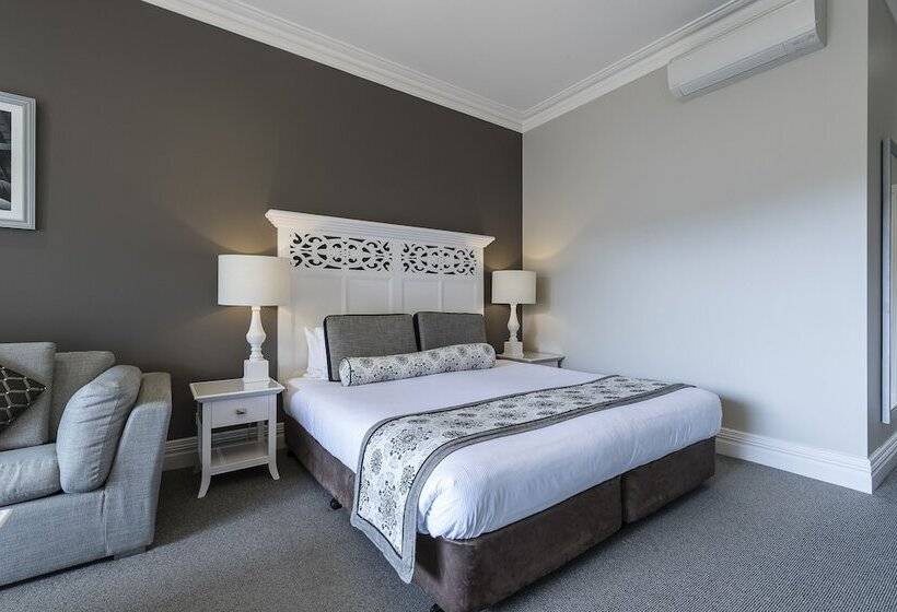 Люкс Кровать Кинг, Grand Mercure Basildene Manor