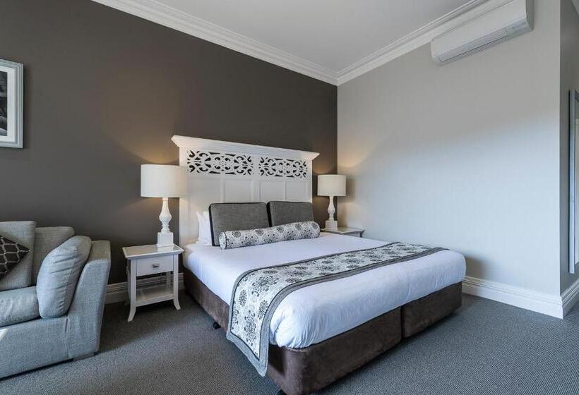 Люкс Кровать Кинг, Grand Mercure Basildene Manor