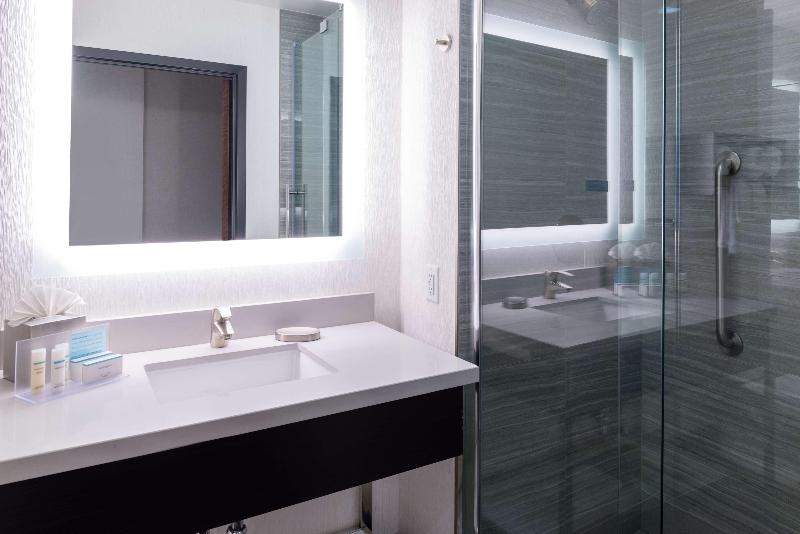 חדר סטנדרט עם מיטת קינג, Hampton Inn San Francisco Downtown/convention Center