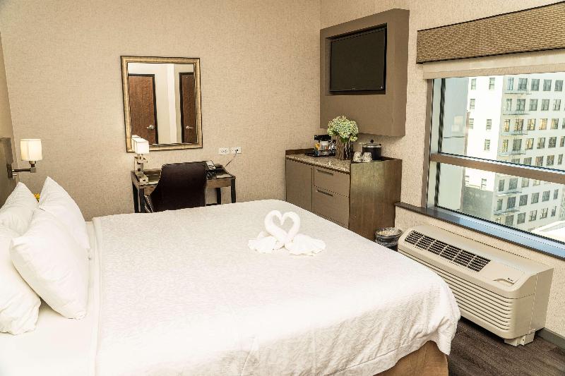 キングサイズベッドのスタンダードルーム, Hilton Garden Inn Rochester Downtown, Ny