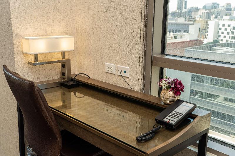 キングサイズベッドのスタンダードルーム, Hilton Garden Inn Rochester Downtown, Ny