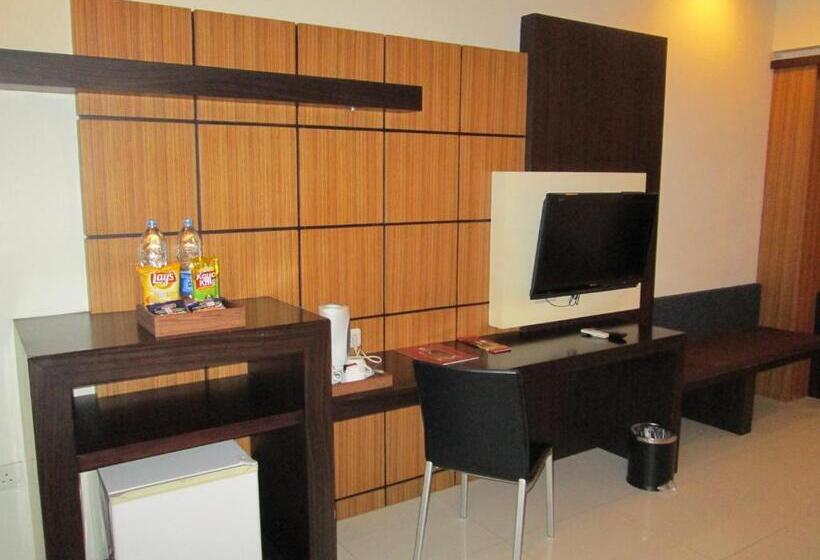 חדר דלוקס, Kini Pontianak