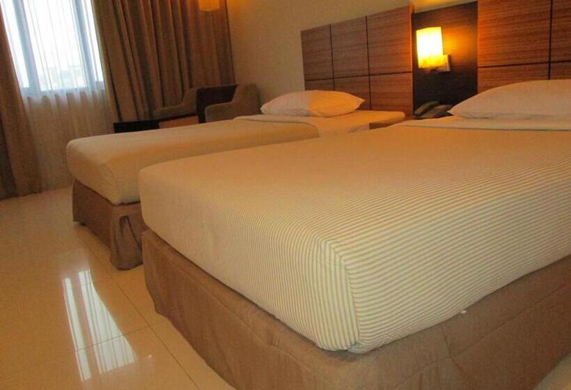 חדר דלוקס, Kini Pontianak