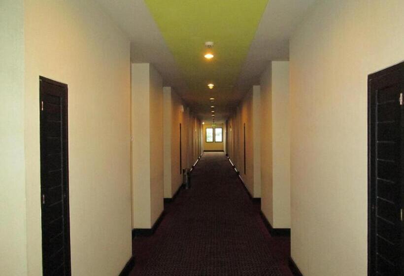 חדר סופריור עם מיטת קינג, Kini Pontianak