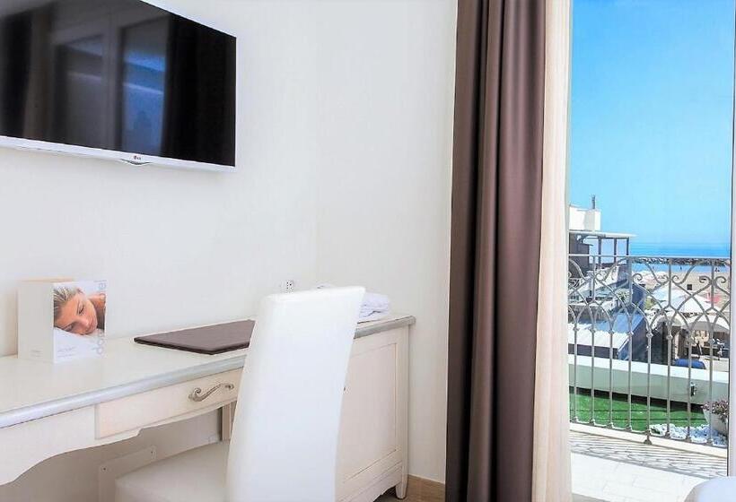 سوییت جونیور با چشم‌انداز دریا, Princier Fine Resort & Spa