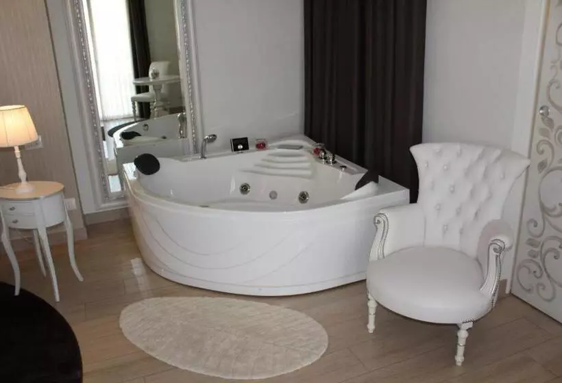 Sviitti Poreallas, Princier Fine Resort & Spa