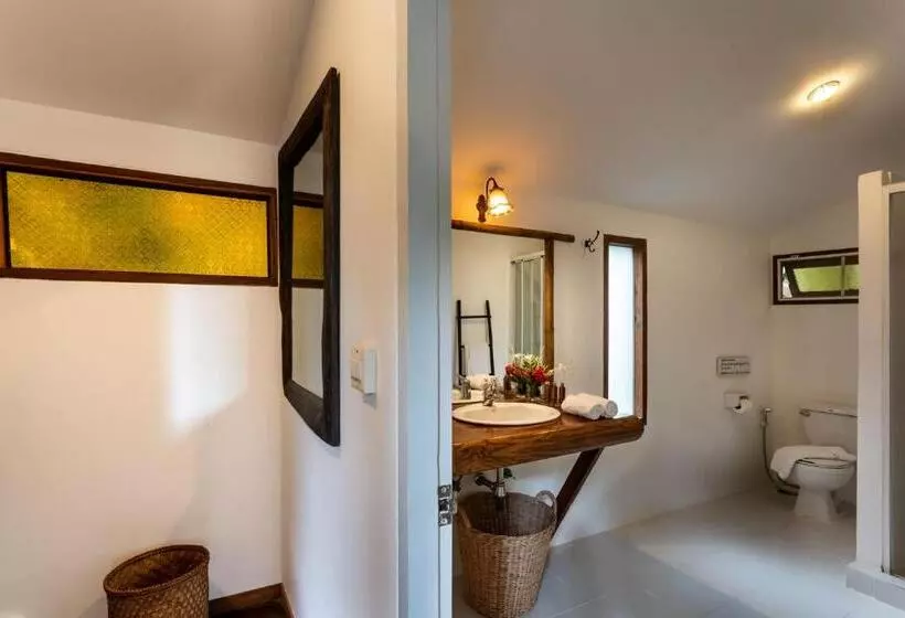 اتاق لوکس با بالکن, Rimpai Cottage
