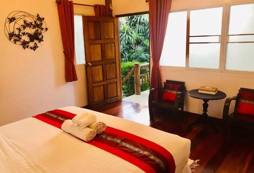 اتاق لوکس با بالکن, Rimpai Cottage