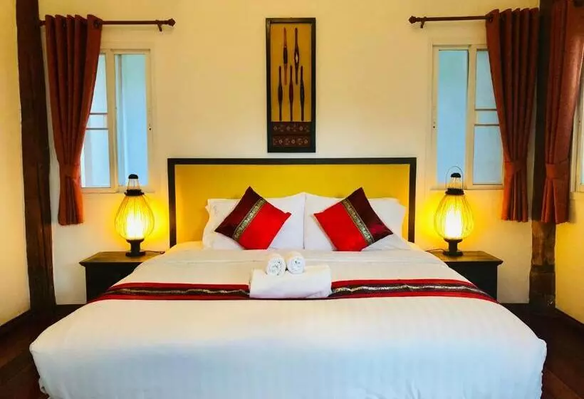 اتاق لوکس با بالکن, Rimpai Cottage