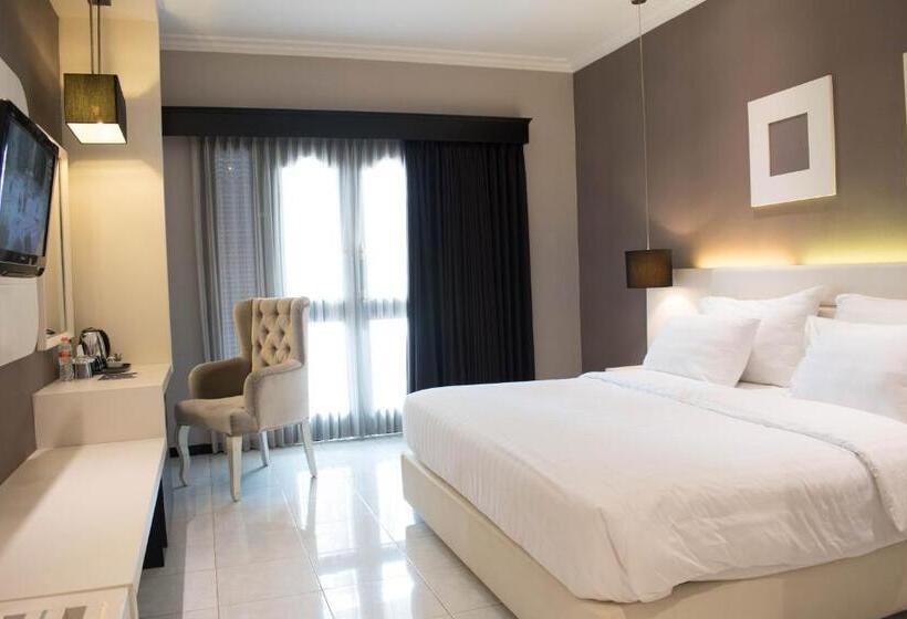 חדר דלוקס, Luminor Hotel Jember By Wh