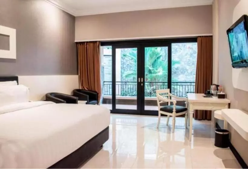 Executive Süit, Luminor Hotel Jember By Wh