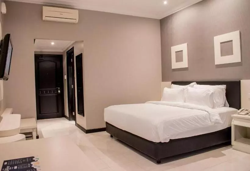 Executive Süit, Luminor Hotel Jember By Wh