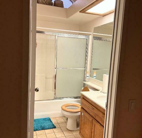 غرفة قياسية, Private Festive Room With Desk In The Country