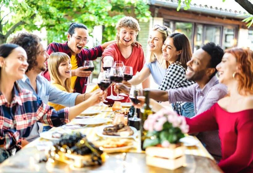 غرفة قياسية, Private Festive Room With Desk In The Country