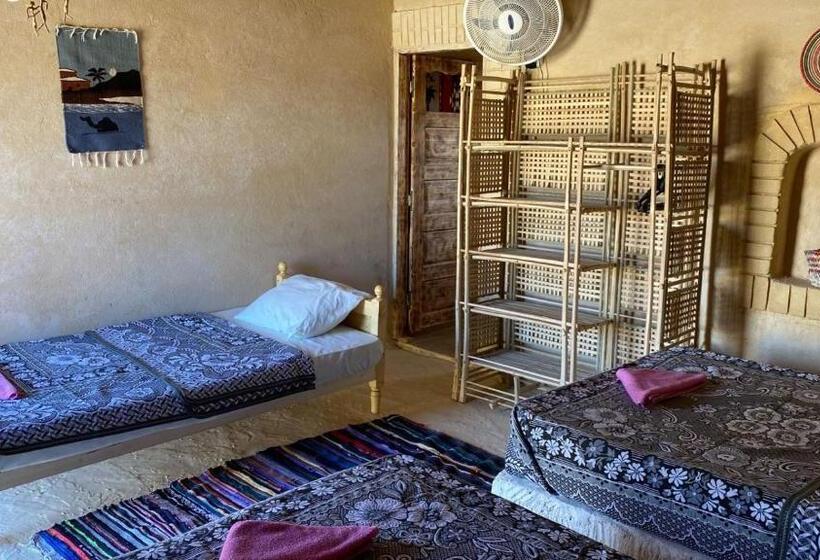 اتاق ساده سه نفره, Tijan Siwa