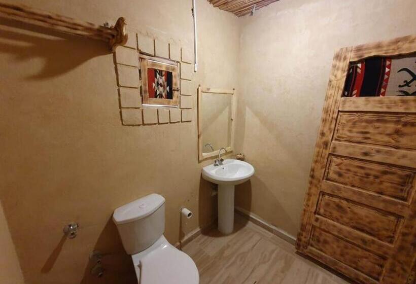 اتاق ساده سه نفره, Tijan Siwa