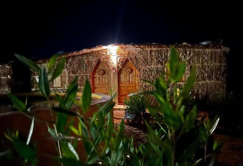 اتاق ساده سه نفره, Tijan Siwa