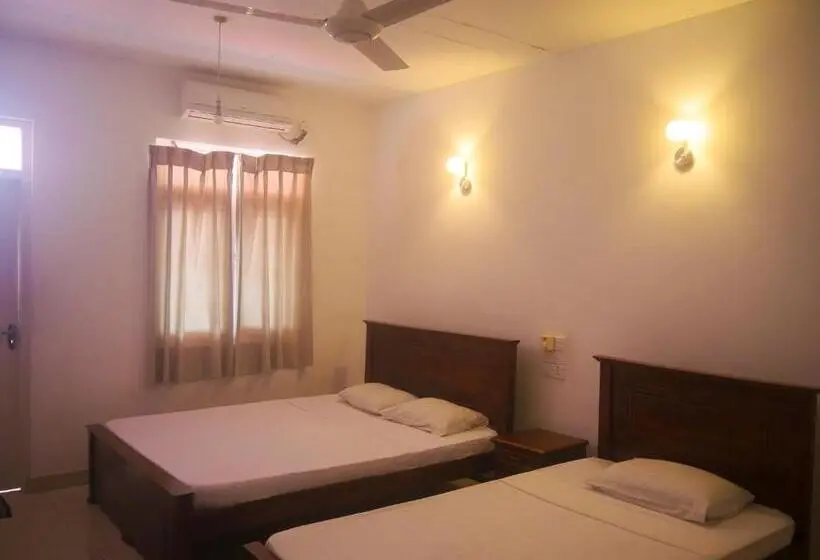 Deluxe-perhehuone, Visaka Hotel   Kataragama