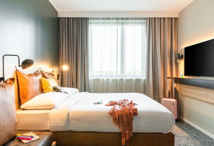 Семейный Номер, Moxy Berlin Airport