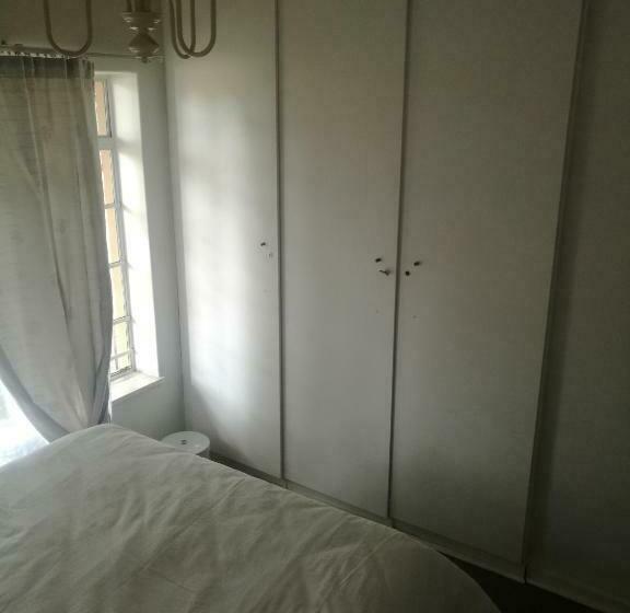 غرفة ديلوكس, Home Away From Home