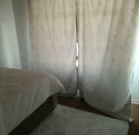 غرفة إقتصادية, Home Away From Home