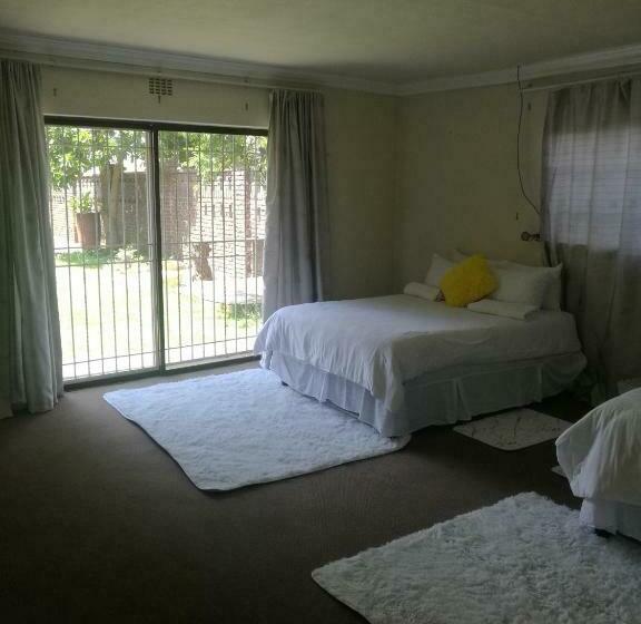 غرفة ديلوكس عائلية, Home Away From Home