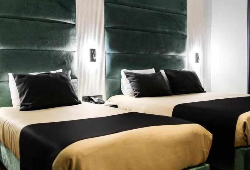 اتاق ساده سه‌ نفره, Axu Airport