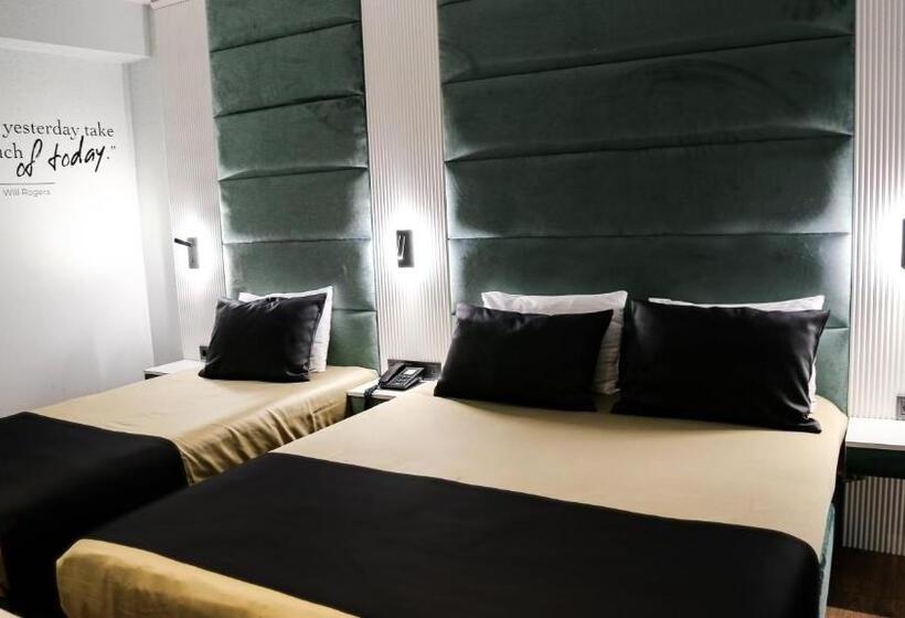 اتاق ساده سه‌ نفره, Axu Airport