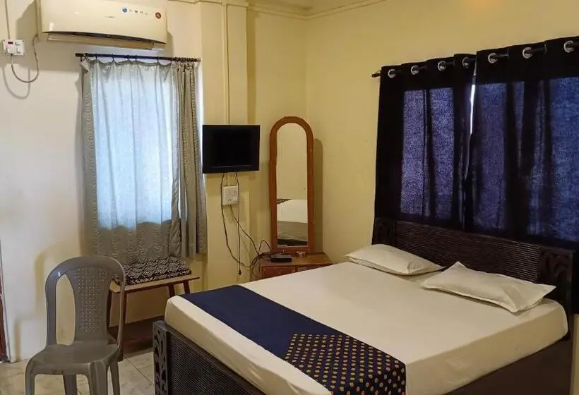 バルコニー付きデラックスルーム, Bhavani Residency