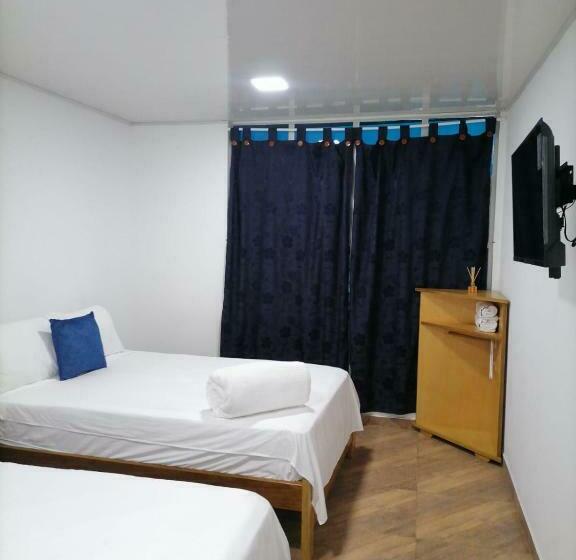 اتاق استاندارد, Media Luna