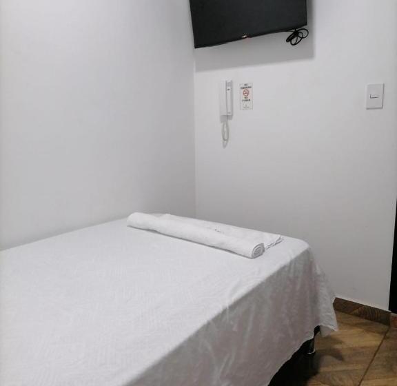 اتاق استاندارد یک نفره, Media Luna