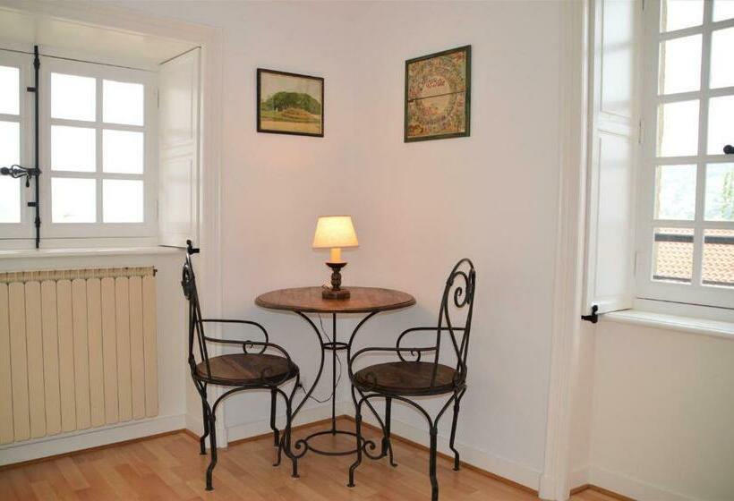 غرفة قياسية, Maison Au Loup   Superbe Ancien Hotel Particulier Du Xvie Siècle Au Cœur De La Vieille Ville Du Puy