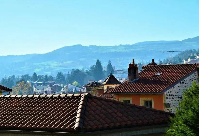 اتاق استاندارد چهار تخته, Maison Au Loup Superbe Ancien Hotel Particulier Du Xvie Siècle Au Cœur De La Vieille Ville Du Puy