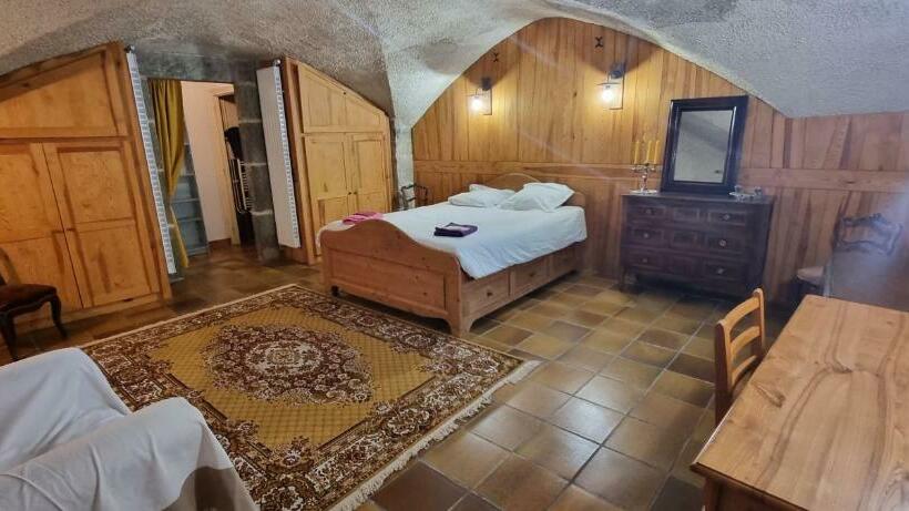 Дом 1 Спальня, Maison Au Loup   Superbe Ancien Hotel Particulier Du Xvie Siècle Au Cœur De La Vieille Ville Du Puy