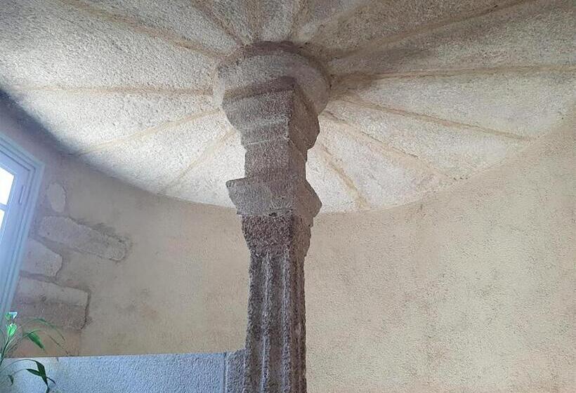Дом 1 Спальня, Maison Au Loup   Superbe Ancien Hotel Particulier Du Xvie Siècle Au Cœur De La Vieille Ville Du Puy