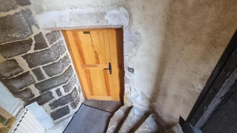 غرفة قياسية, Maison Au Loup   Superbe Ancien Hotel Particulier Du Xvie Siècle Au Cœur De La Vieille Ville Du Puy