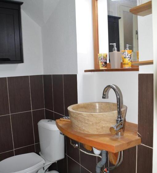 غرفة قياسية, Maison Au Loup   Superbe Ancien Hotel Particulier Du Xvie Siècle Au Cœur De La Vieille Ville Du Puy