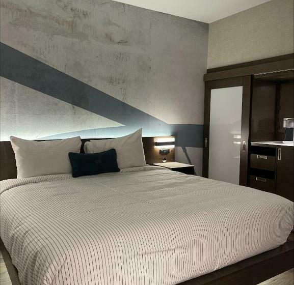 キングサイズベッドのスタンダードルーム, Cambria Hotel Minneapolis Downtown