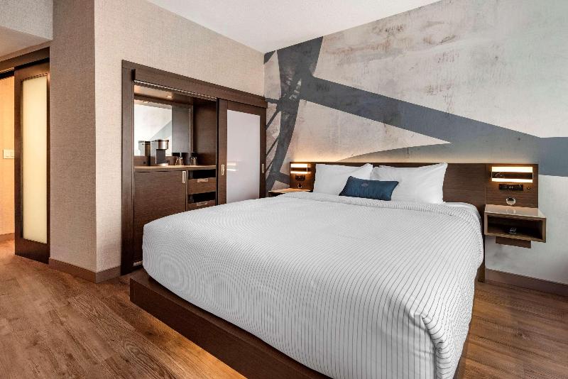 キングサイズベッドのスタンダードルーム, Cambria Hotel Minneapolis Downtown