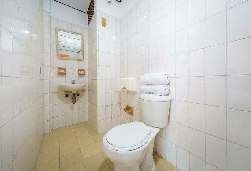 اتاق لوکس, Ayenda Macondo