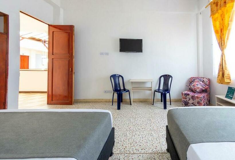 اتاق استاندارد سه نفره, Ayenda Macondo