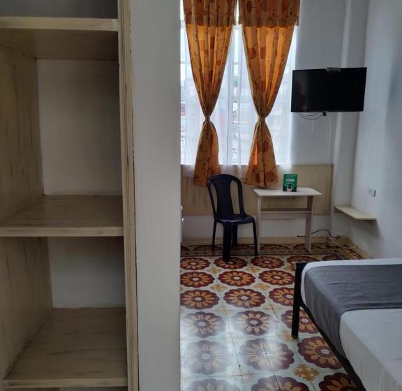 اتاق استاندارد یک نفره, Ayenda Macondo