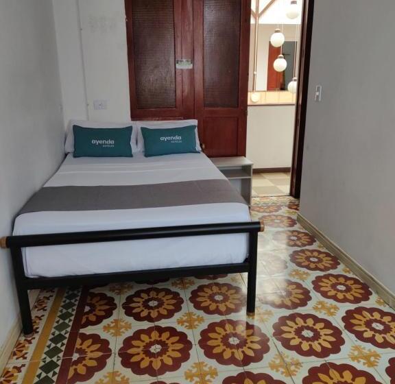 اتاق استاندارد یک نفره, Ayenda Macondo