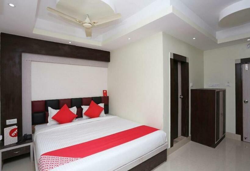 Deluxe Rum, Goroomgo Planet 9 Puri