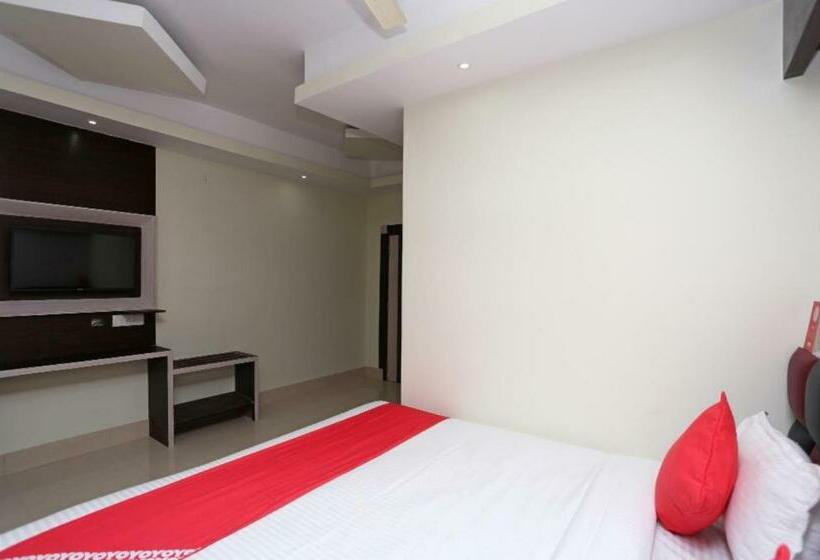 Deluxe Rum, Goroomgo Planet 9 Puri