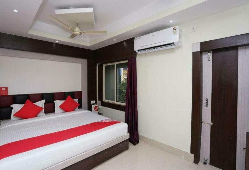 Deluxerum King Size Säng, Goroomgo Planet 9 Puri