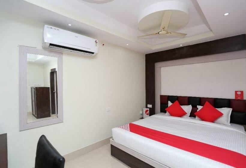 Deluxerum King Size Säng, Goroomgo Planet 9 Puri