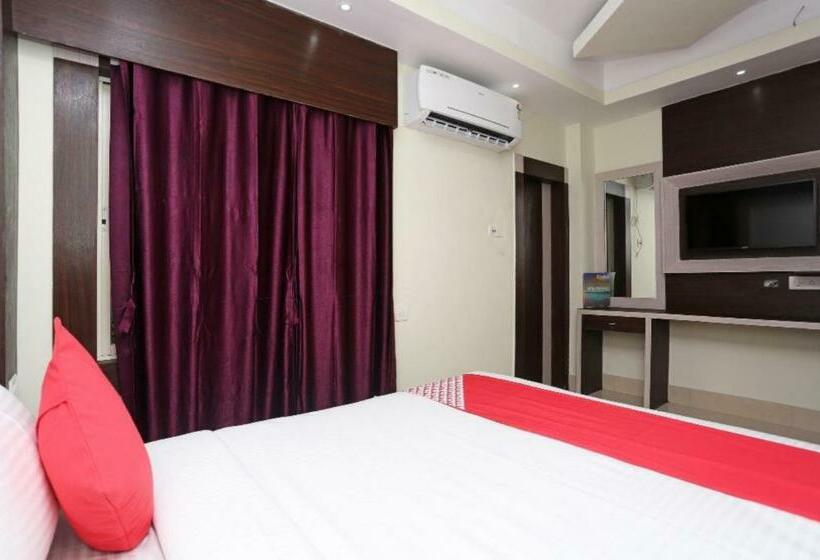 Deluxerum King Size Säng, Goroomgo Planet 9 Puri