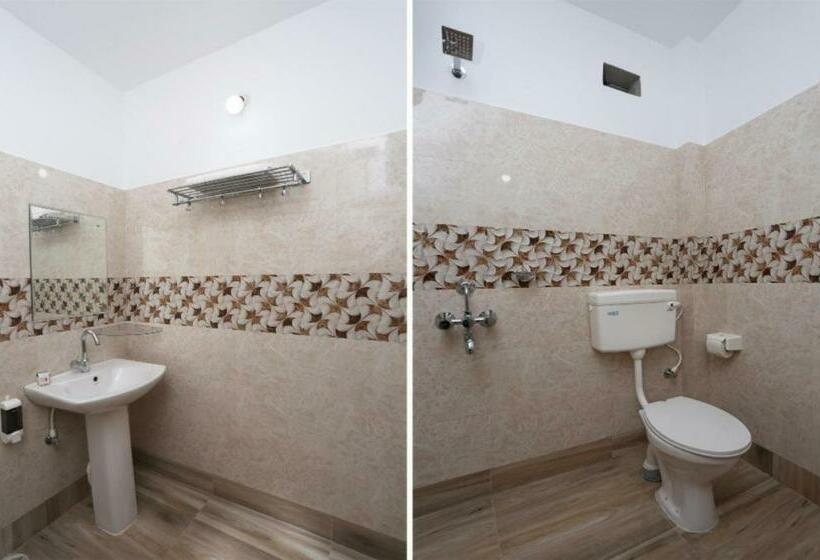 Deluxerum King Size Säng, Goroomgo Planet 9 Puri