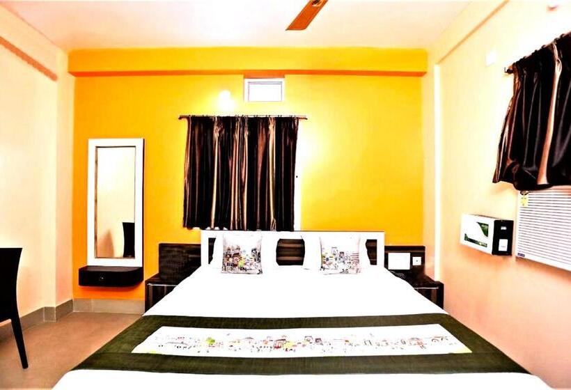 Deluxerum King Size Säng, Goroomgo Planet 9 Puri